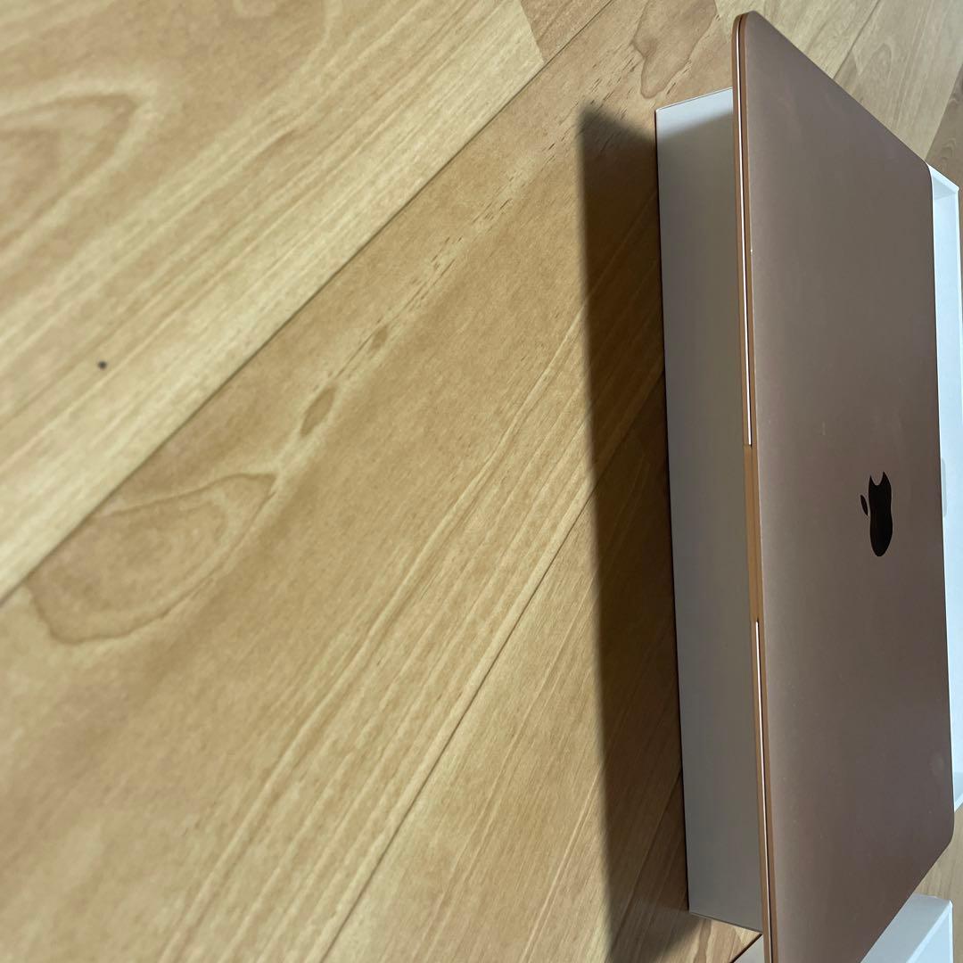 【美品】Apple MacBook Air 13インチ2020年256GB