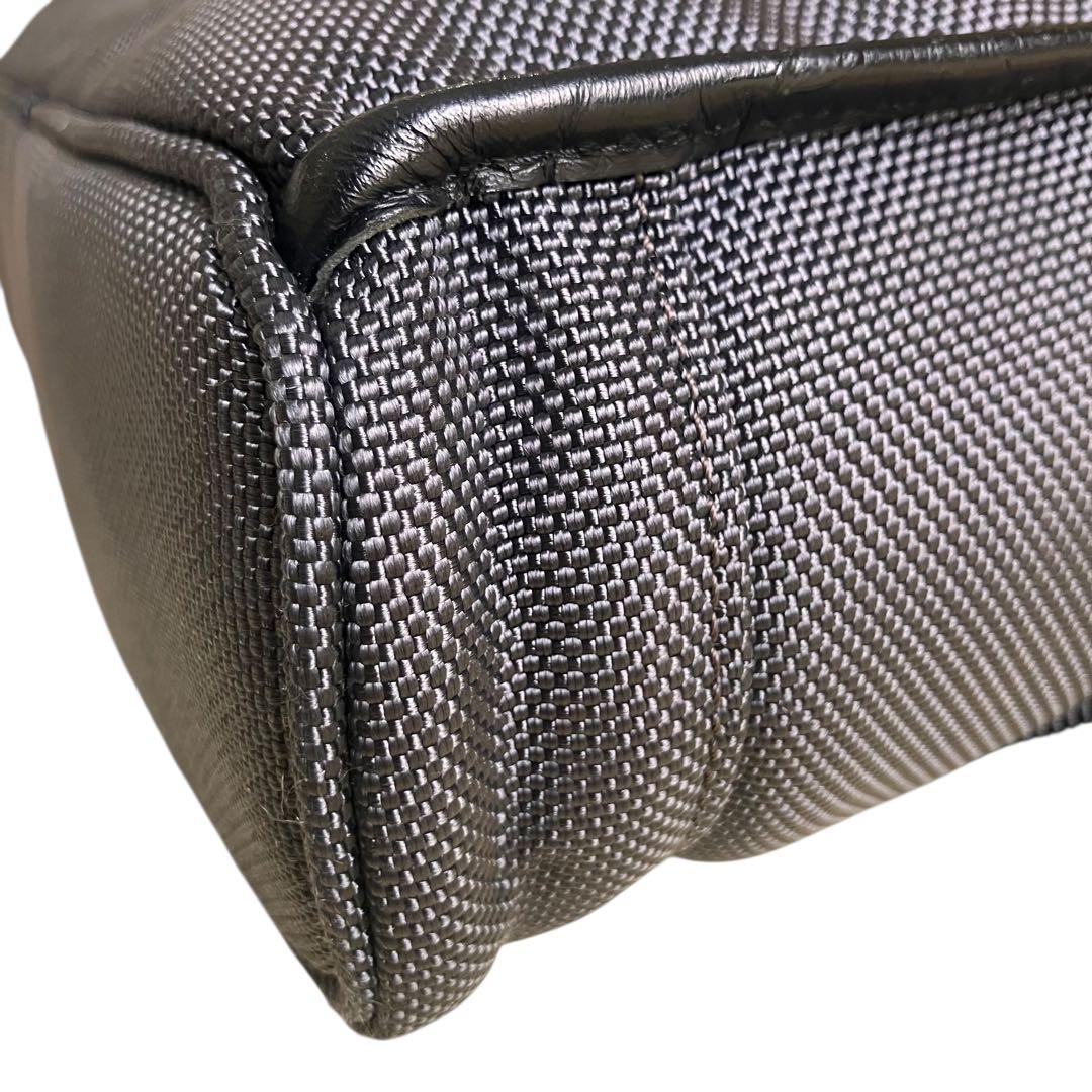 ✨美品✨バーバリーズ ヴィンテージ メッセンジャーバッグ 黒 グレー ナイロン