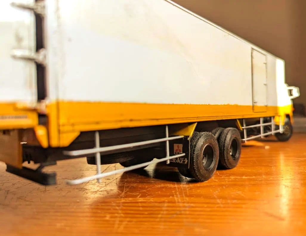 プラモデル完成品三菱ふそうＦU