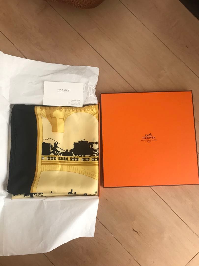 箱付き未使用品 エルメスカレ90 スカーフパリの橋　イエロー×ブラック