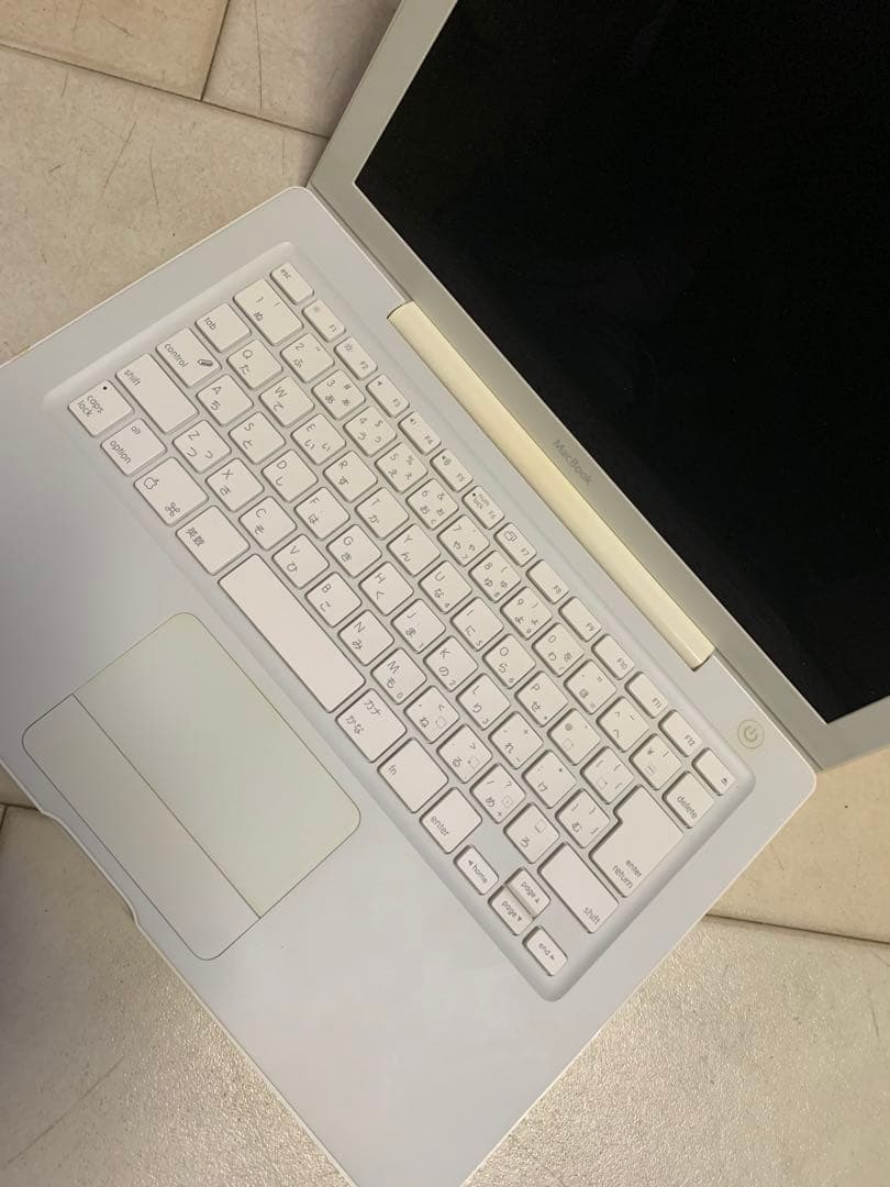Apple MacBook ホワイト 本体 充電器付き