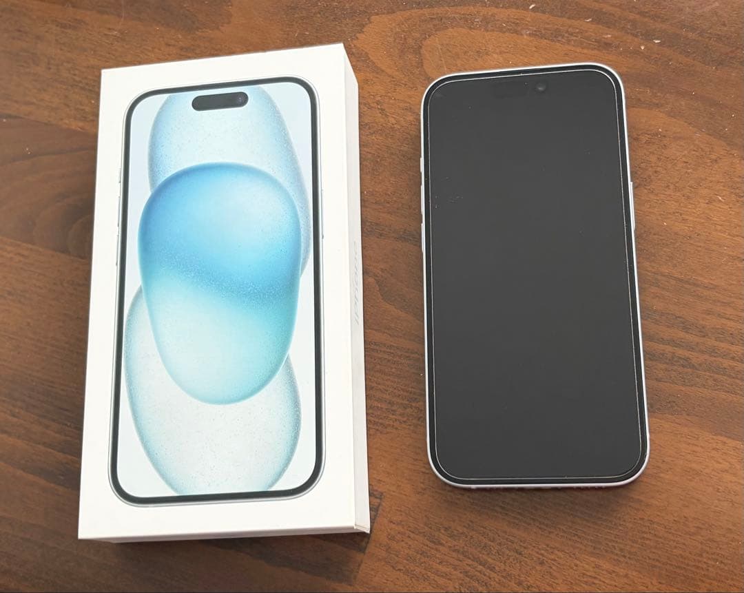 c*m様 iPhone 15 128GB ブルー