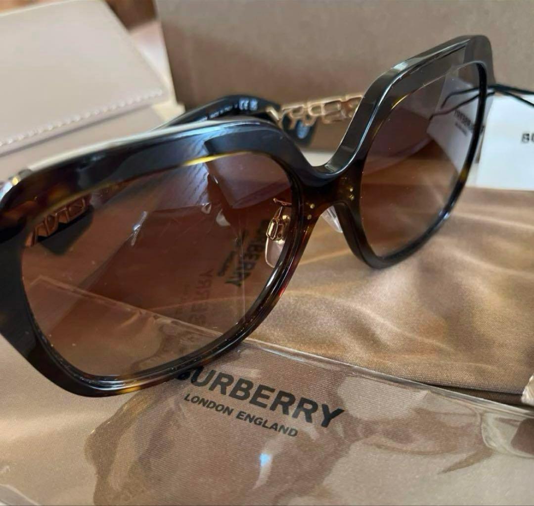新品未使用　BURBERRY ロゴサングラス　ブラウン