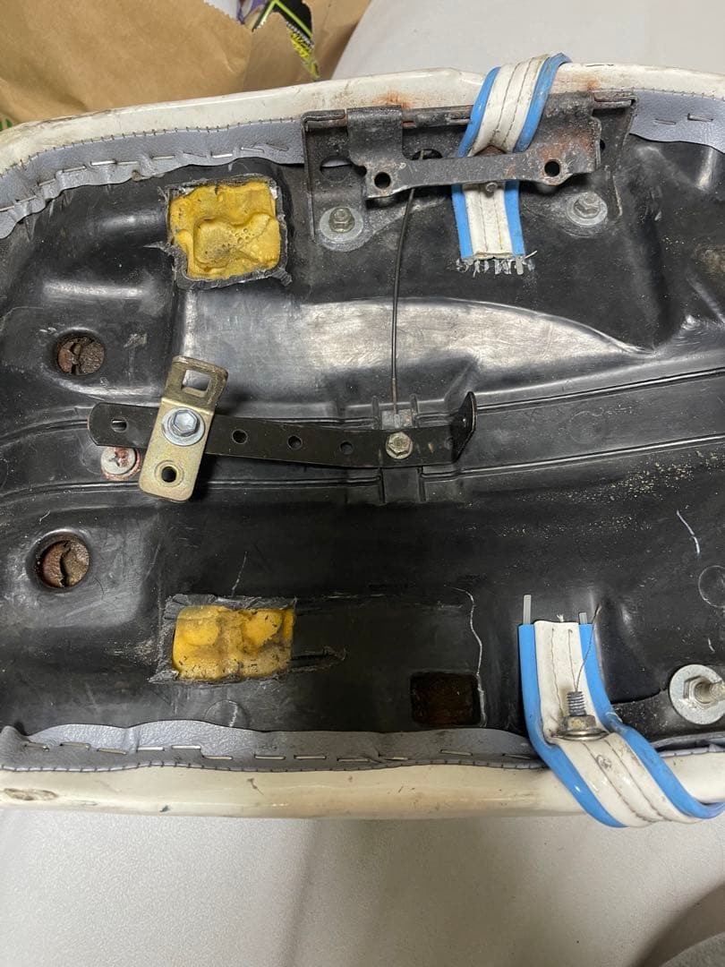 CBX400F墓石三段シート、XJR対応