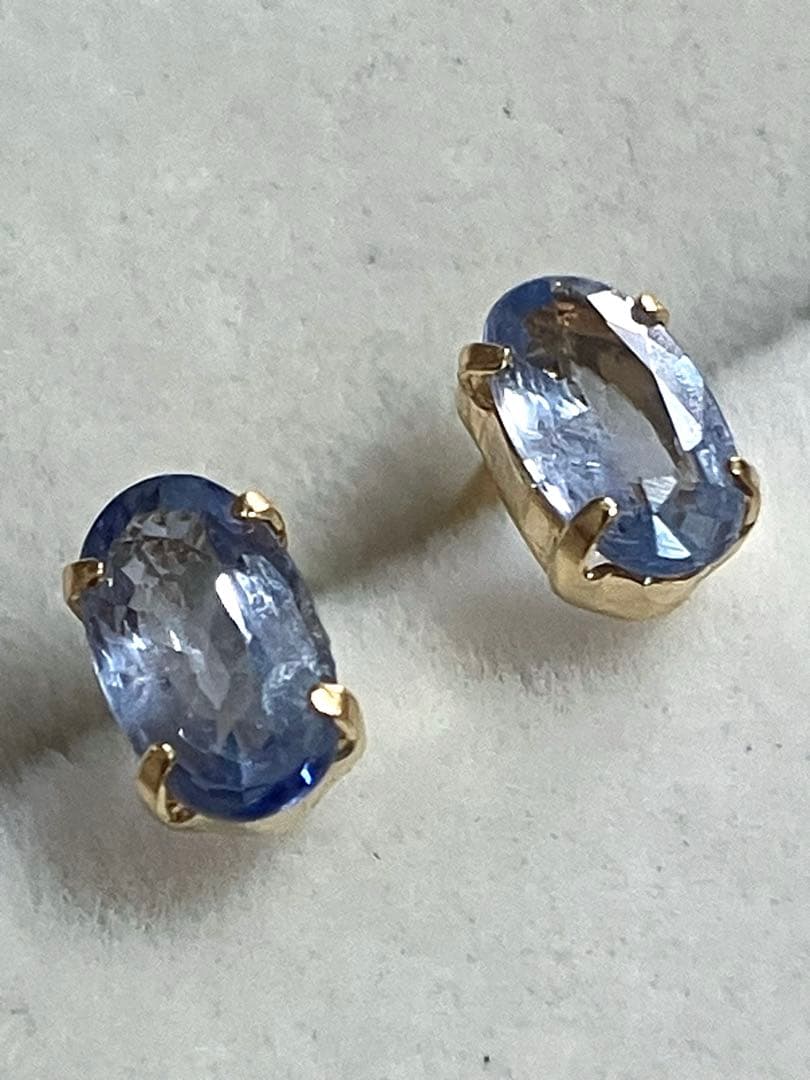 お値下 新品 K18YG サファイア スタッドピアス 0.60ct