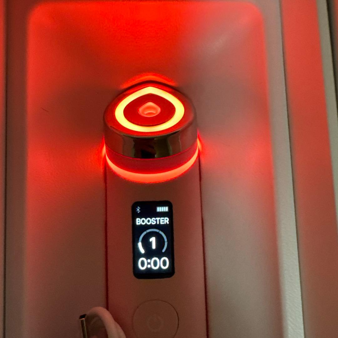 メディキューブ　ブースタープロ　美顔器 ピンク 美容液付き