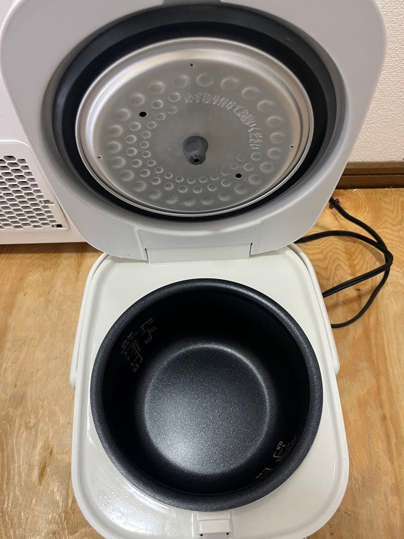 アイリスオーヤマ　マイコン炊飯器　3合　一人暮らし　エコ　ホワイト　2025年製