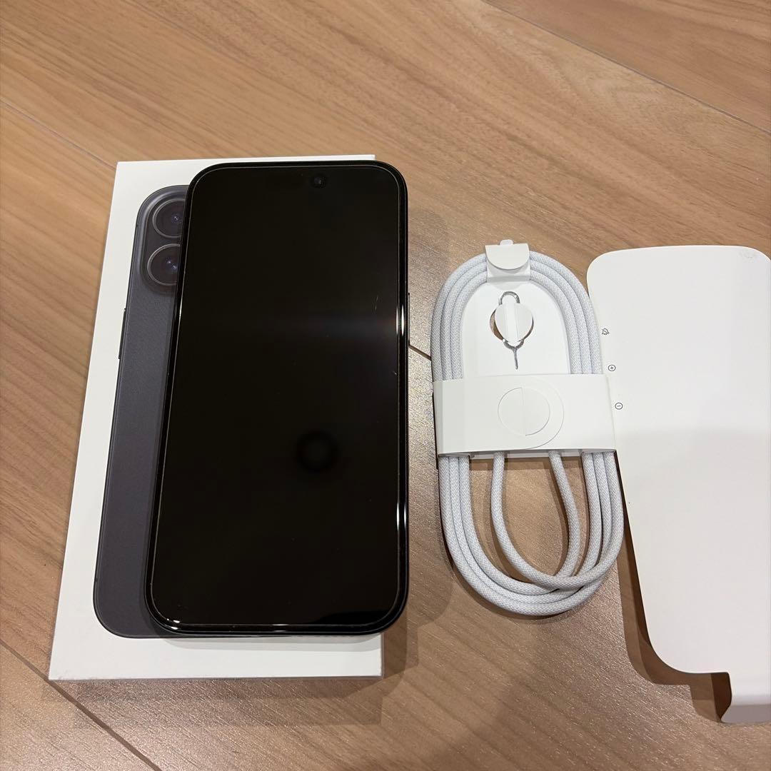 Apple iPhone16 本体　ブラック128GB　SIMフリー
