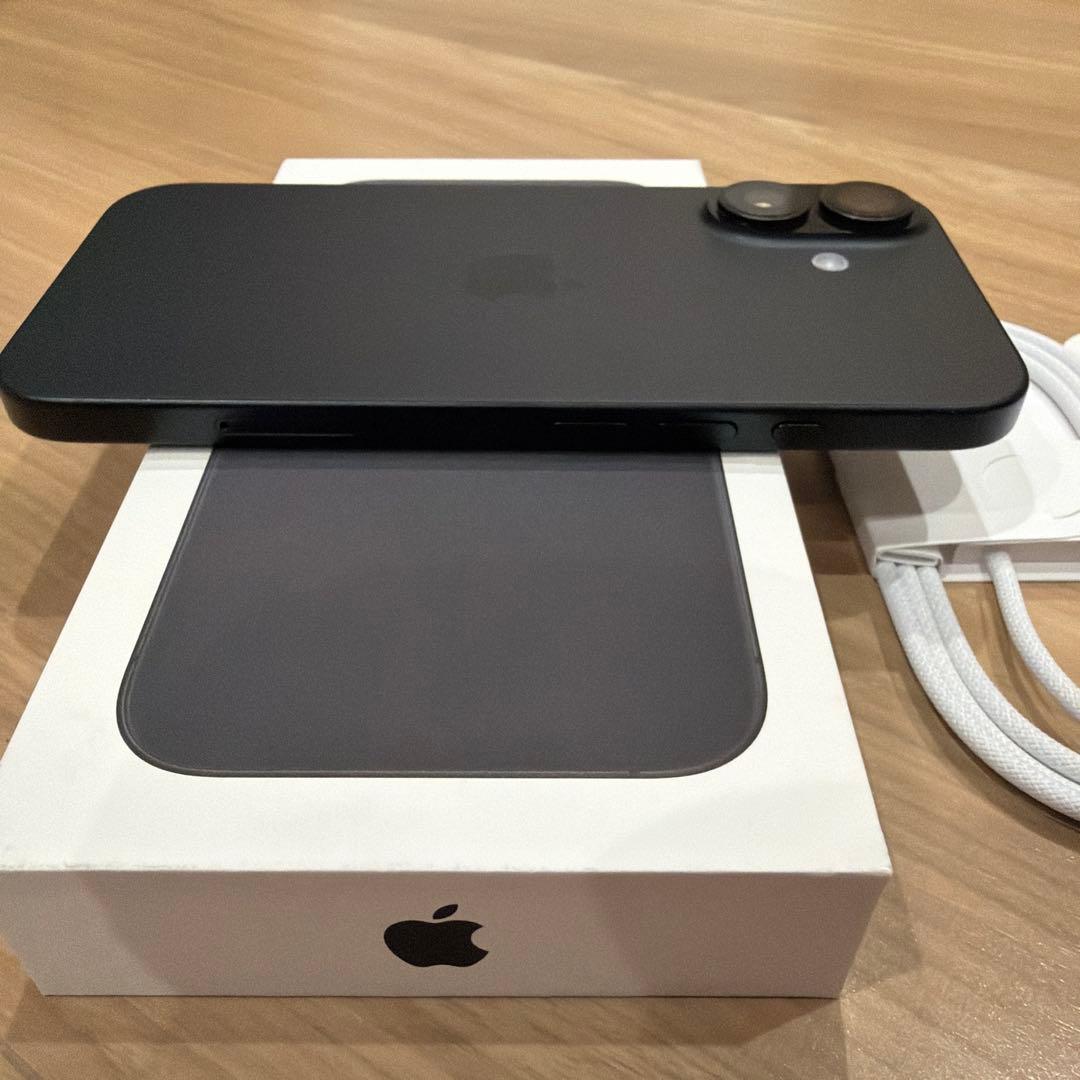 Apple iPhone16 本体　ブラック128GB　SIMフリー
