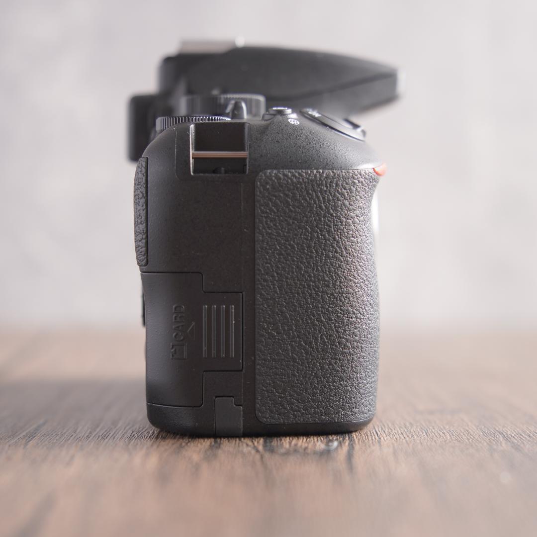 ✨ショット数まさかの64回でほぼ未使用✨Nikon D3500　267-1