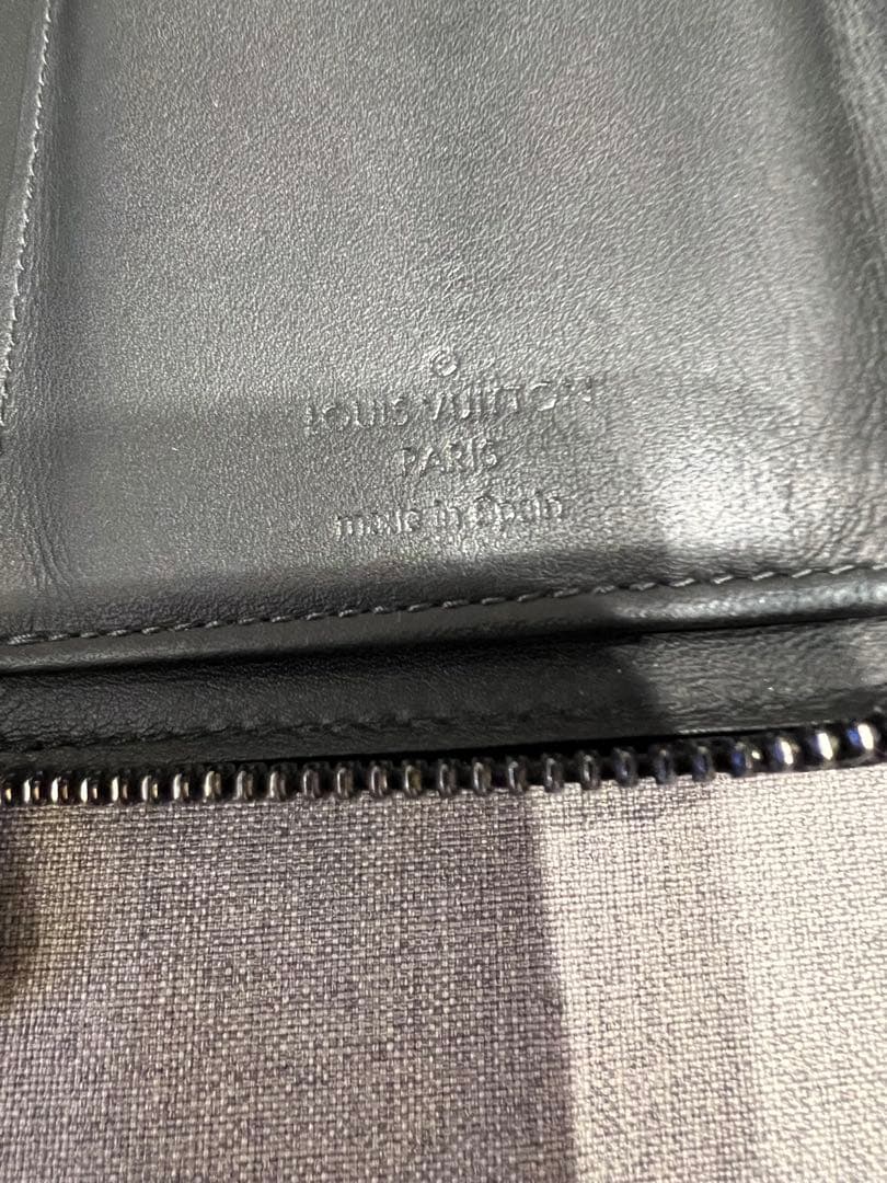 LOUIS VUITTON ブラック　メンズ　長財布