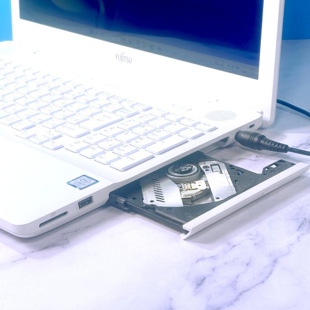 Corei7・8GB・SSD・ブルーレイ☆Win11・ホワイト・ノートパソコン