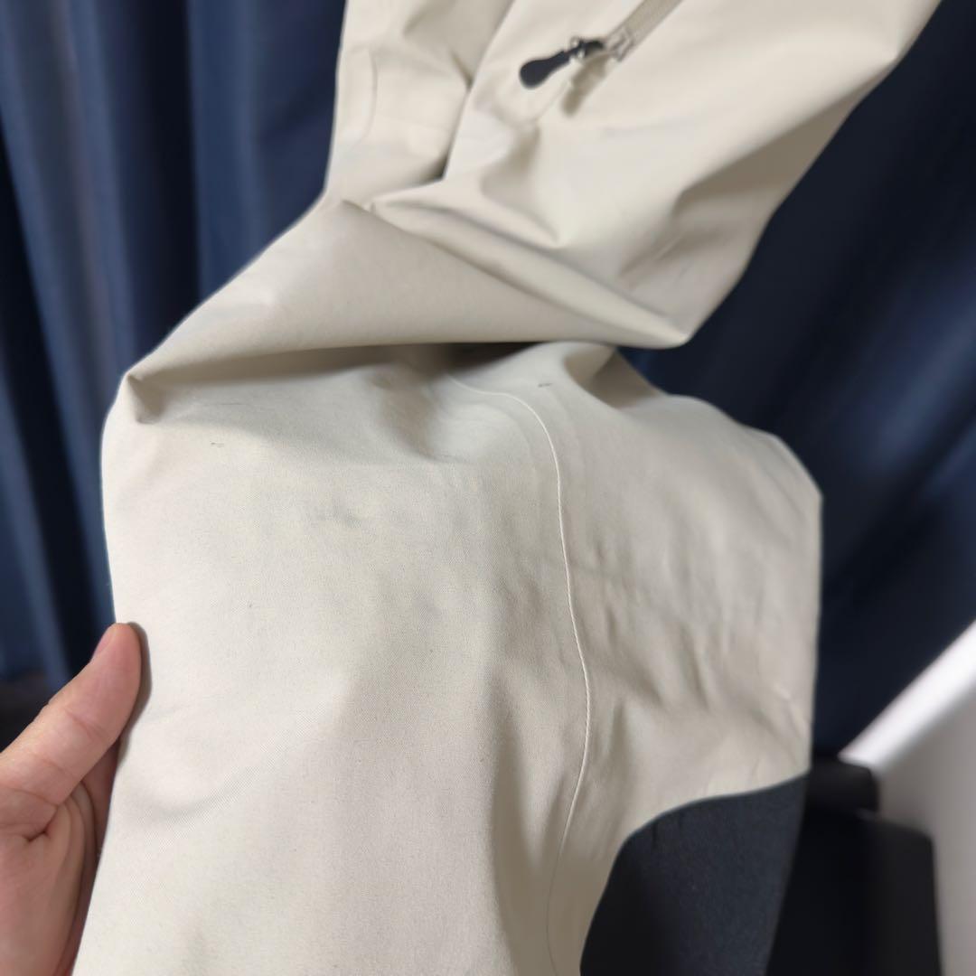 h*様 unfudgeベージュ ジャケットとビブパン