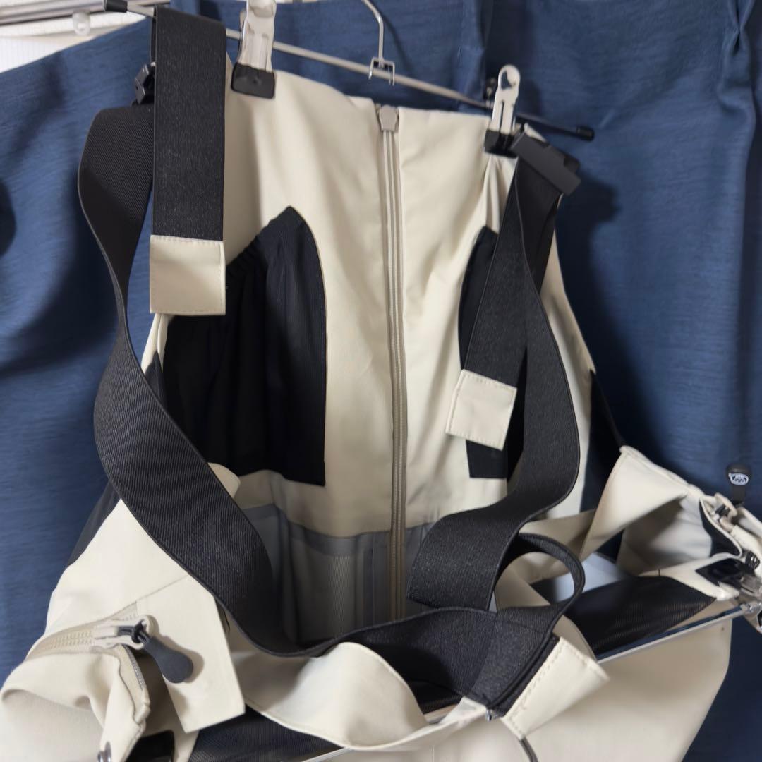 h*様 unfudgeベージュ ジャケットとビブパン