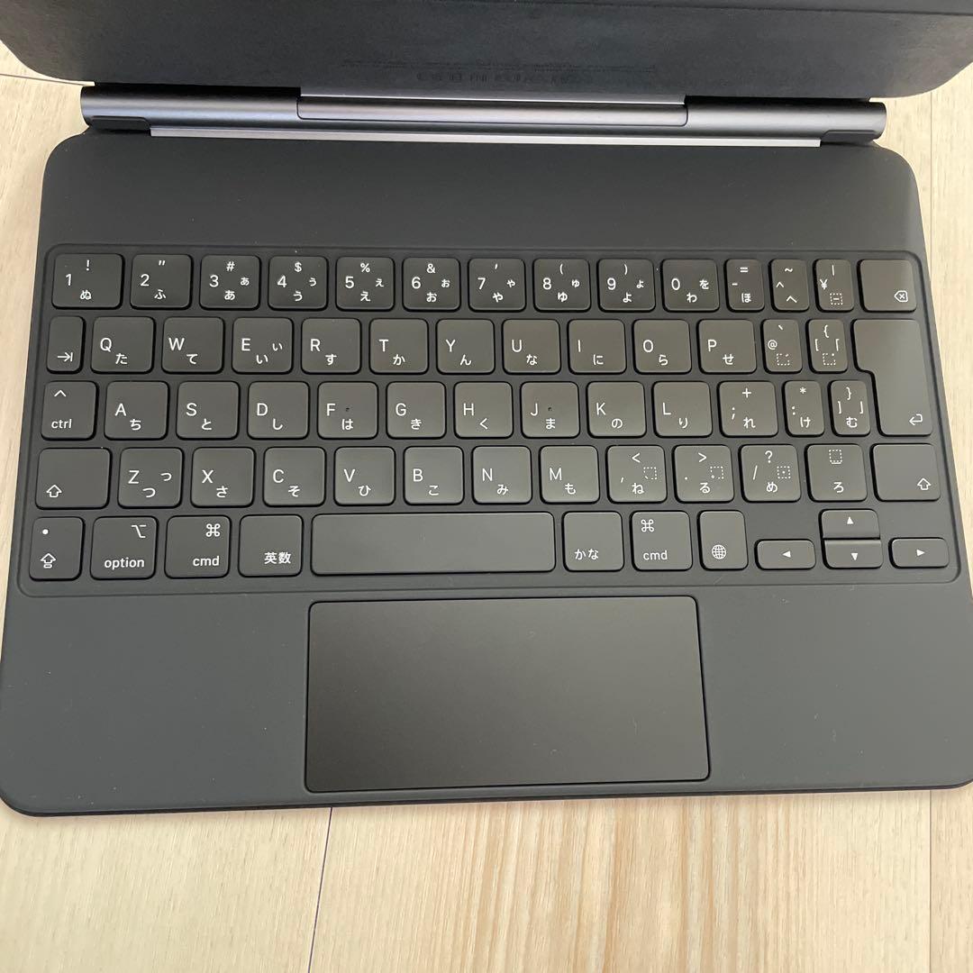 iPad Magic Keyboard (美品です！)