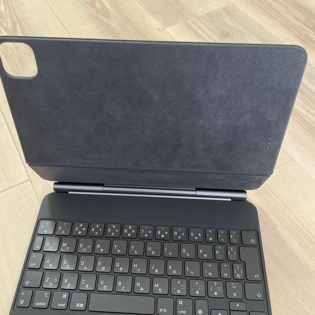 iPad Magic Keyboard (美品です！)