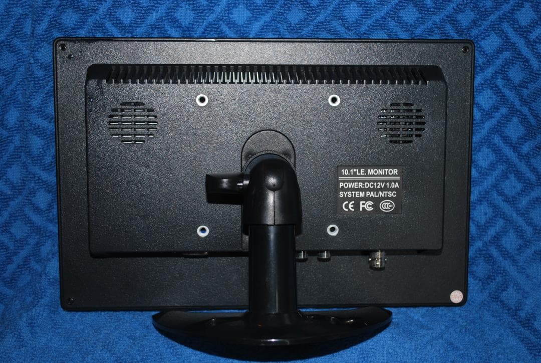 １６対９、４対３切り替えできる10型液晶モニター動作品の出品です。