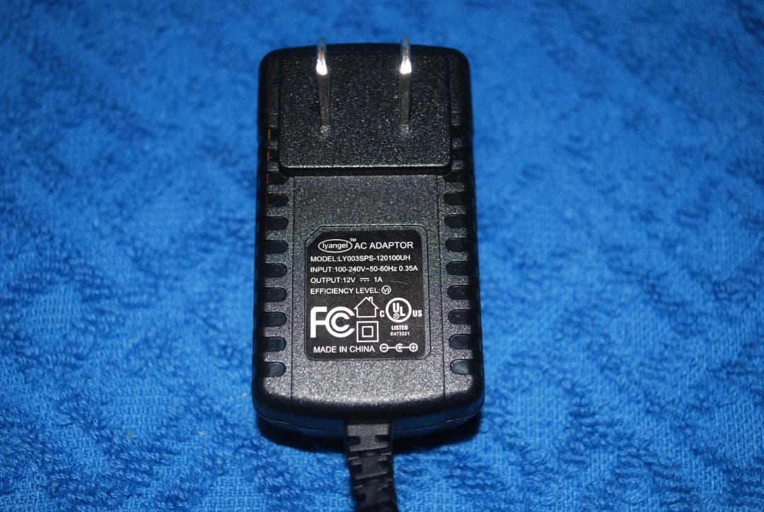 １６対９、４対３切り替えできる10型液晶モニター動作品の出品です。