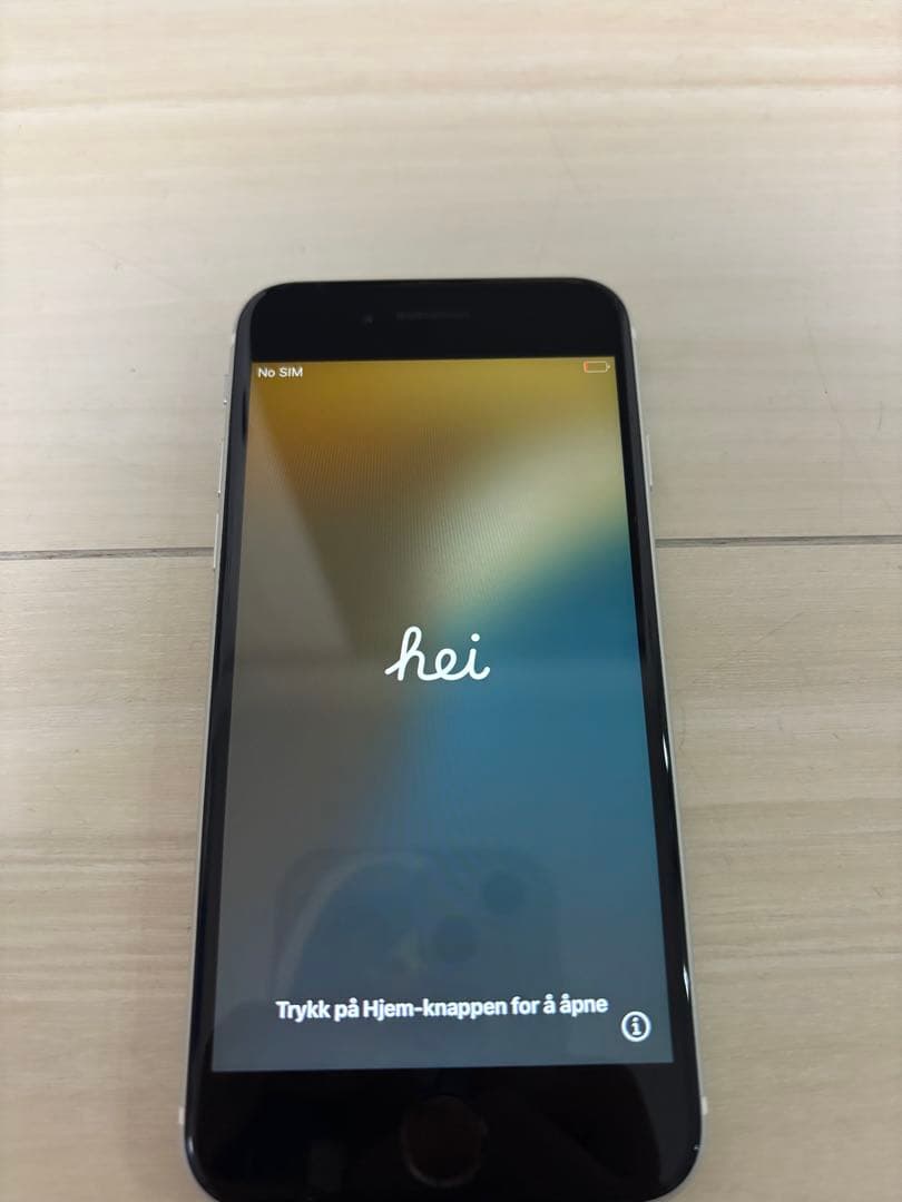 iPhone SE 第2世代　128G バッテリー77%