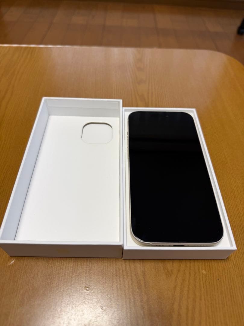 【レンズ割れあり】iPhone15 256GB イエロー SIMフリー