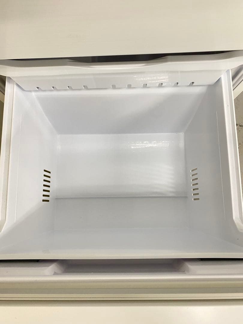 大型冷蔵庫　日立　美品　右開き　保証込み　高年式　国内製　家族向け　ホワイト