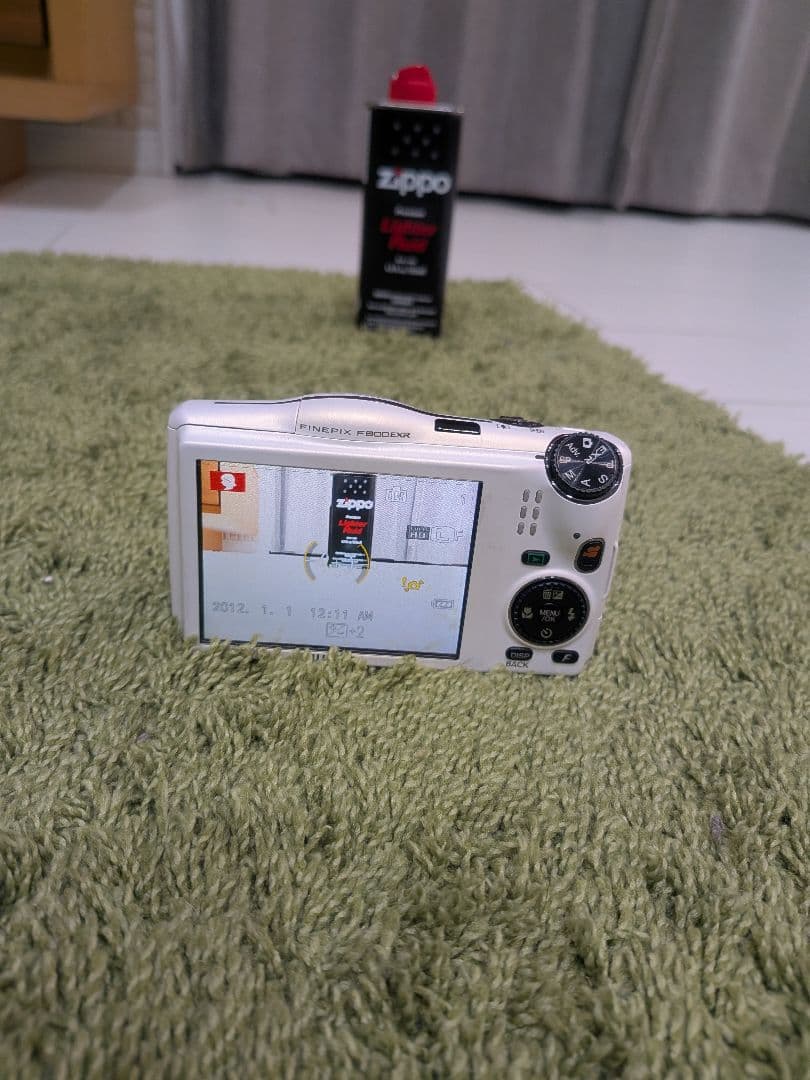 FinePix　F800EXR ホワイト　ジャンク