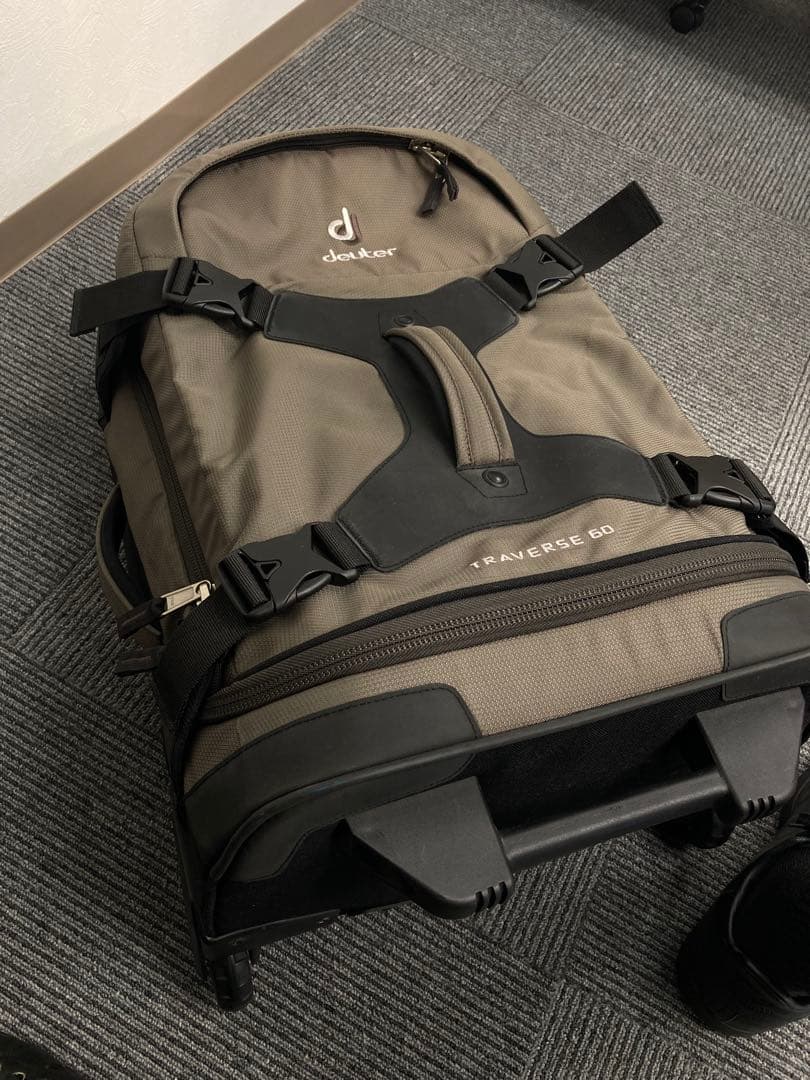 【新品未使用】Deuter カーキ スーツケース 旅行 登山バッグ 容量60L◇