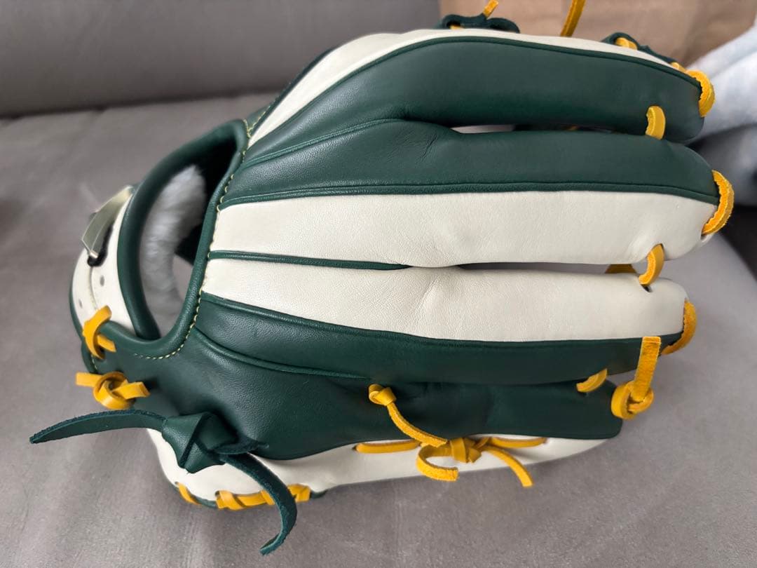 三連休特価　ミズノ　グローバルエリート　軟式グローブ　左投げ　内野手用　左