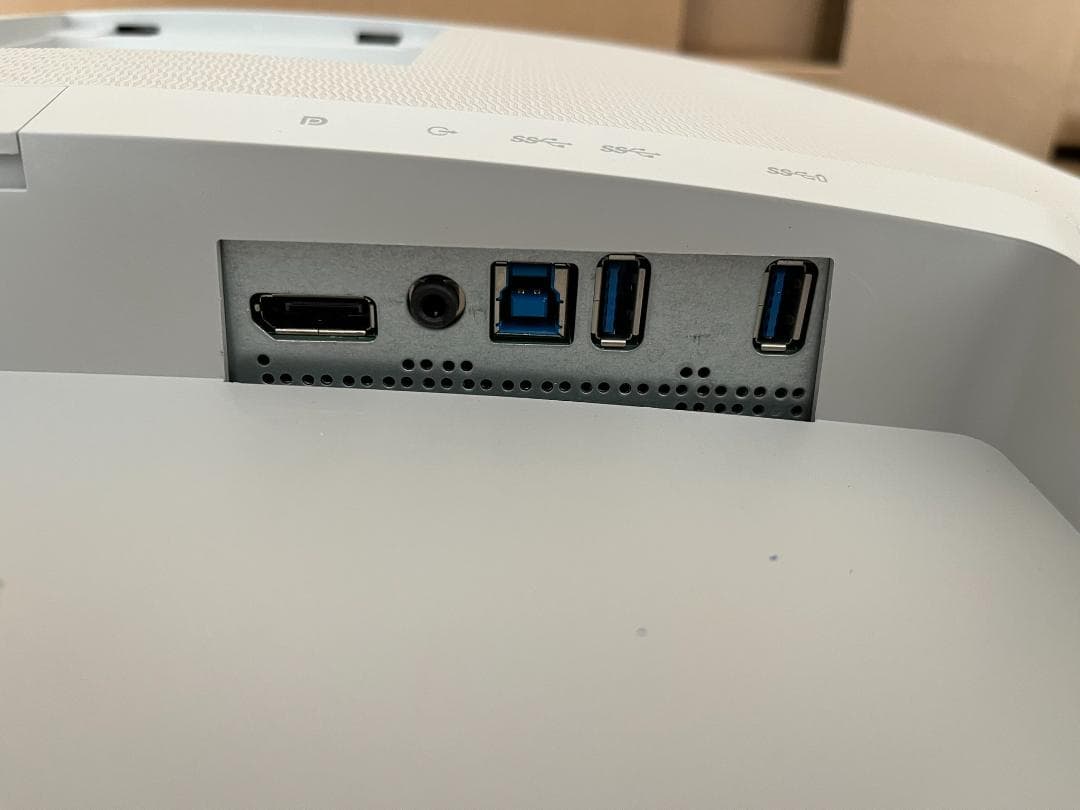 チェリーモ。4K湾曲モニター（DELL　S3221QS)