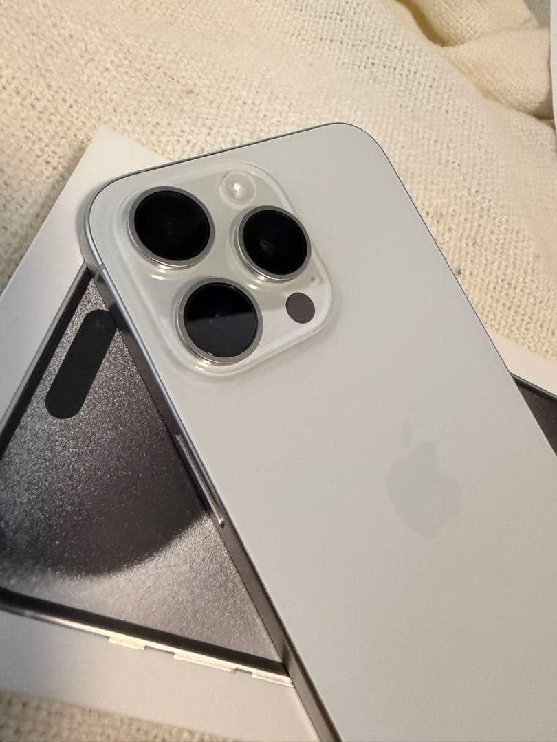 【美品】iPhone15ProMax 1TB ホワイトチタニウム SIMフリー