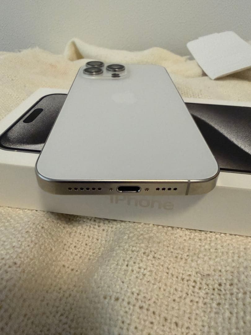 【美品】iPhone15ProMax 1TB ホワイトチタニウム SIMフリー