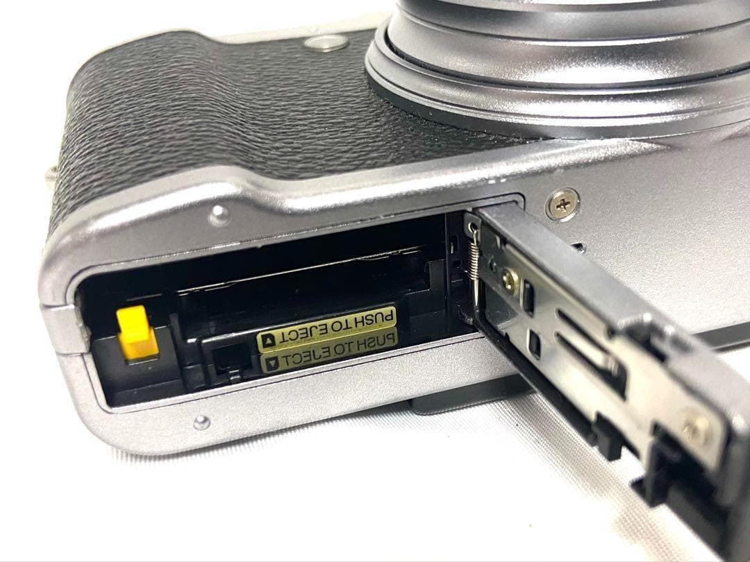 美品 FUJIFILM X20 デジカメ デジタルカメラ