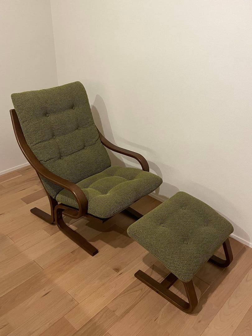 富士ファニチア　セット売り　チェアとオットマン