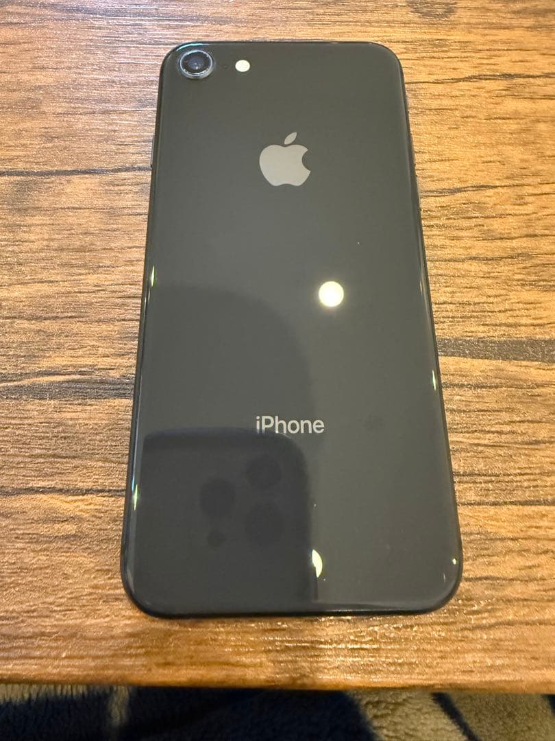 simフリーApple iPhone 8 ブラック 本体　初期化済み