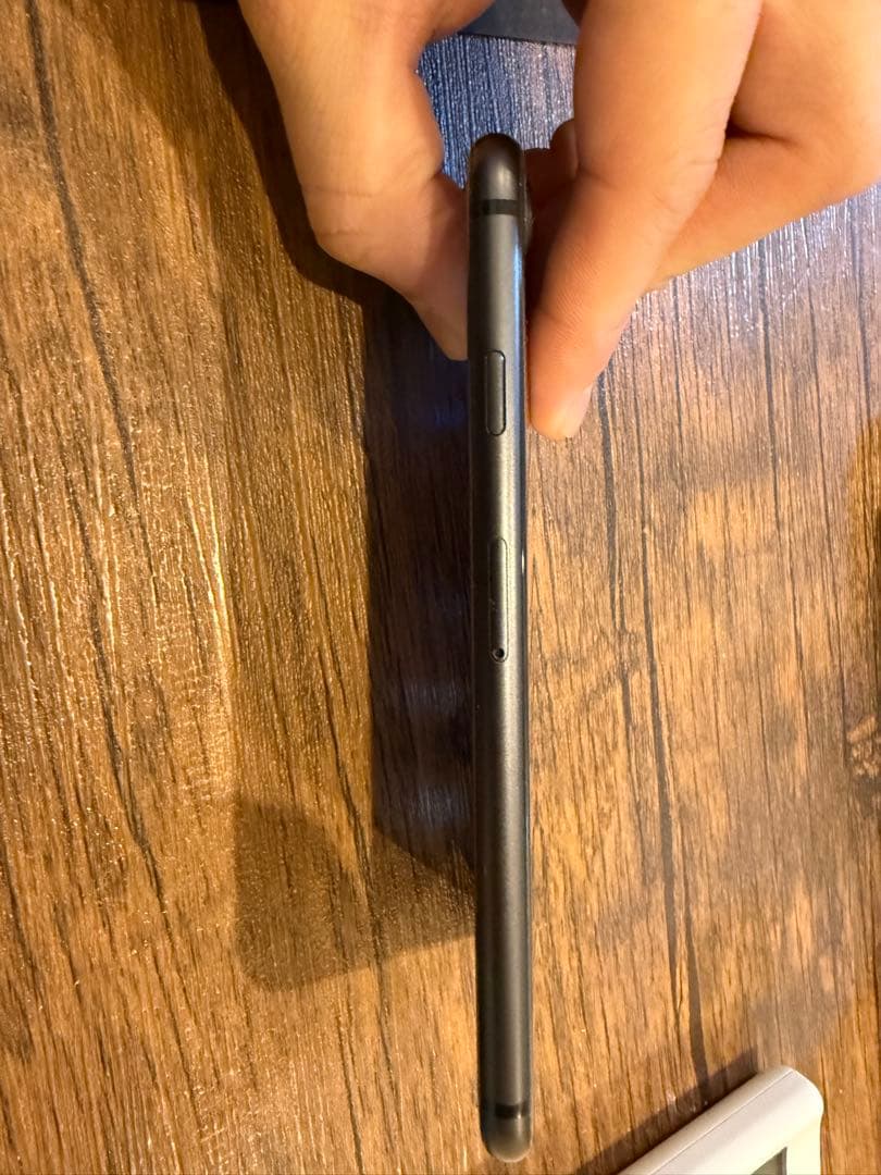 simフリーApple iPhone 8 ブラック 本体　初期化済み