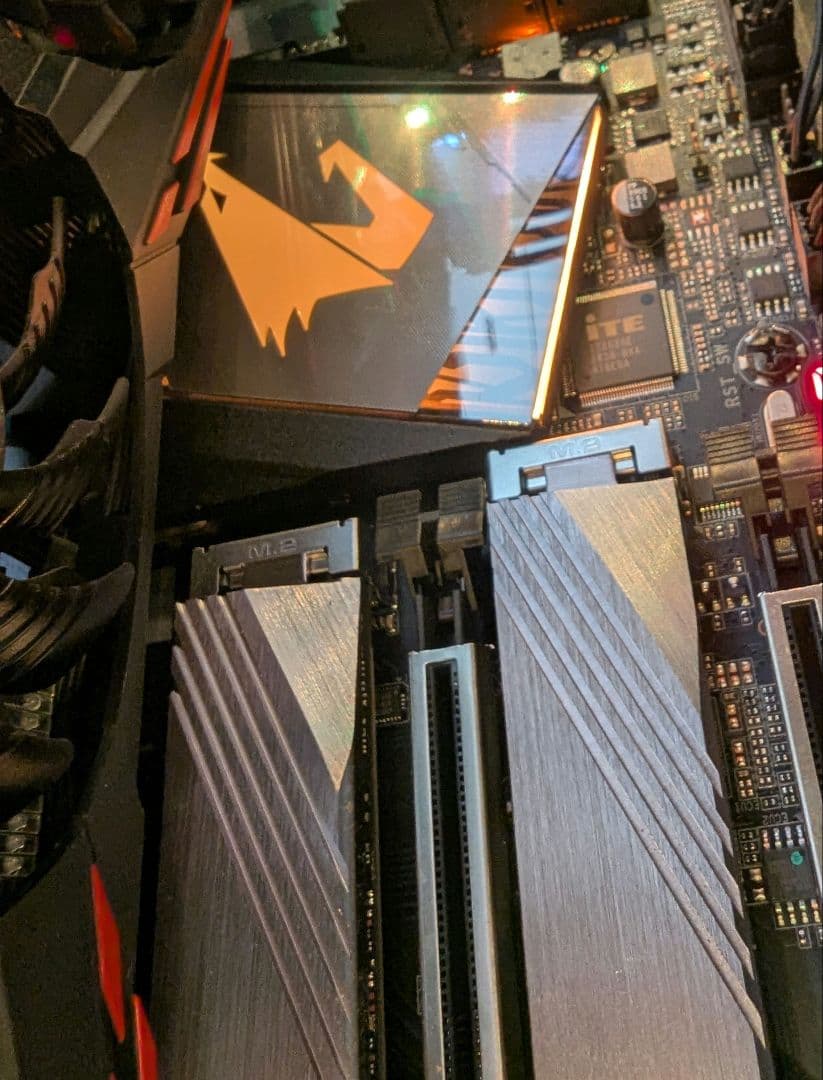 GIGABYTE Z390 AORUS MASTER 本体