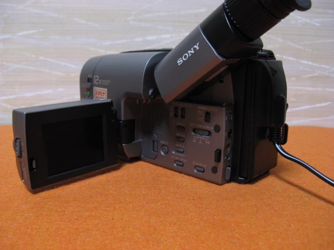 動作OK❗️☆SONYの液晶8ミリビデオカメラ・CCD-TRV11