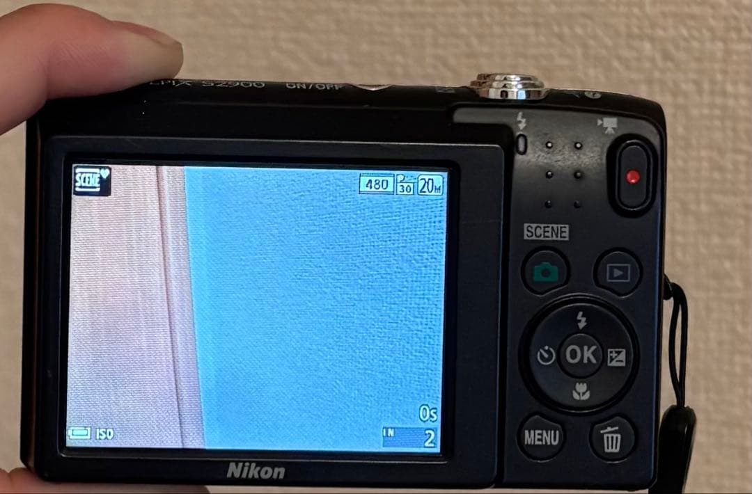Nikon COOLPIX レッド デジタルカメラ