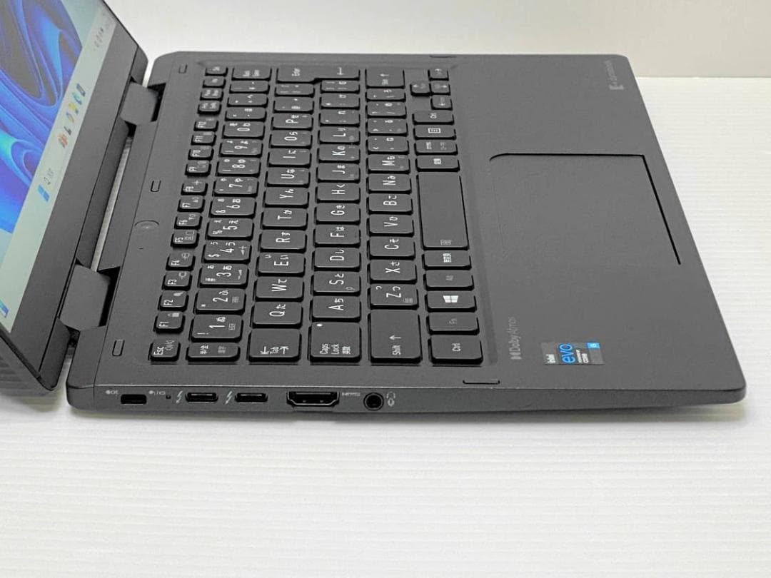 第11世代i5 dynabook V83/HS 16G 13.3タッチパネル