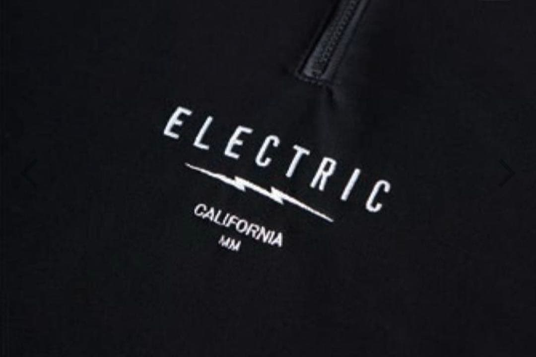 新品ELECTRIC UNDERVOLT REVERSIBLE HALF ZP