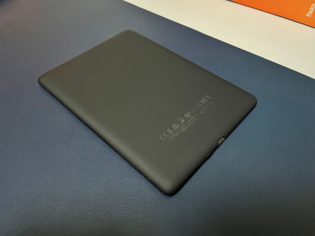 Kindle Paperwhite第11世代8GB 純正カバー付