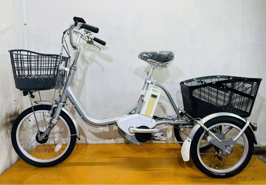 送料無料条件付きBRIDGESTONE 電動アシスト自転車三輪車(18/16型)