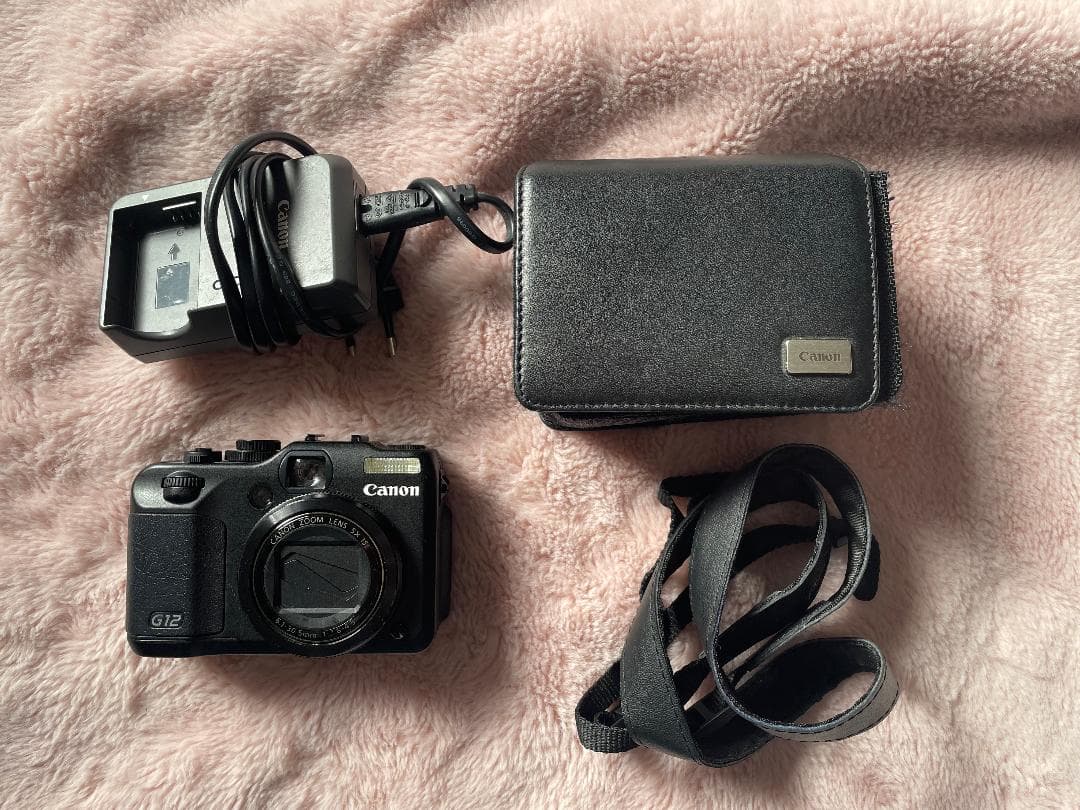 Canon G12 コンパクトデジタルカメラ 本体と付属品