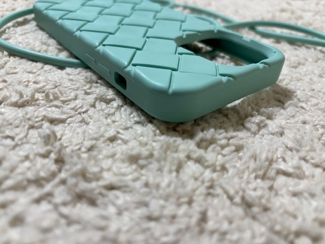 極美品　ボッテガヴェネタ ストラップテックラバー iPhone14Pro ケース