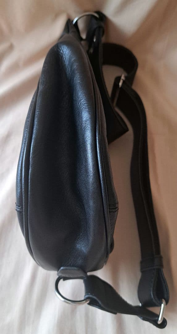 Plug プラグ ボディバッグ レザー