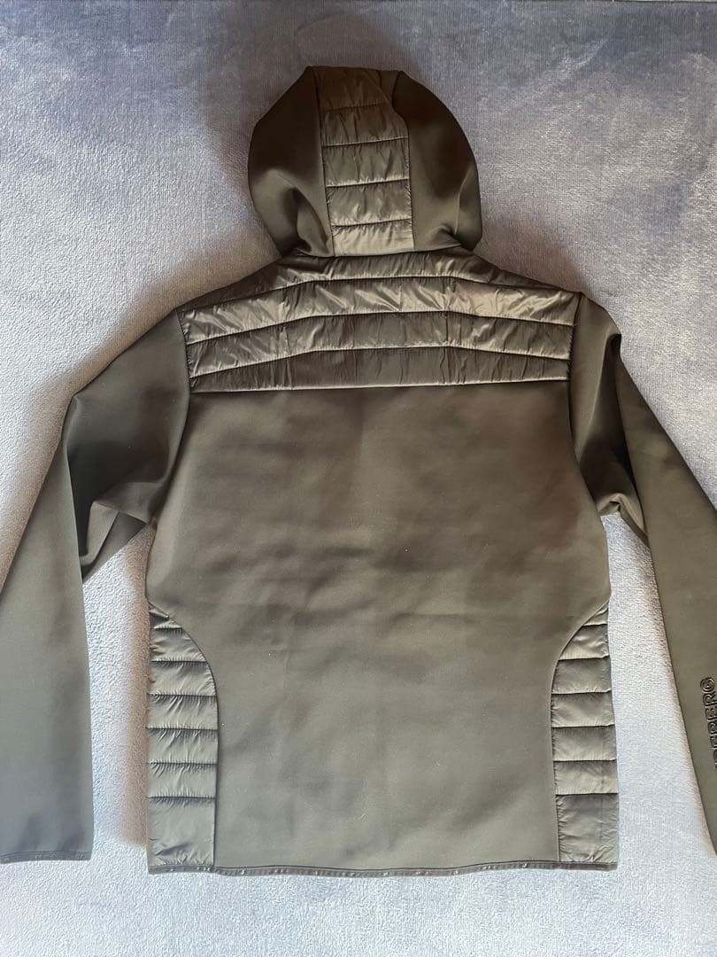 新品J.LINDEBERG ゴルフウェア ジャケット　Mサイズ