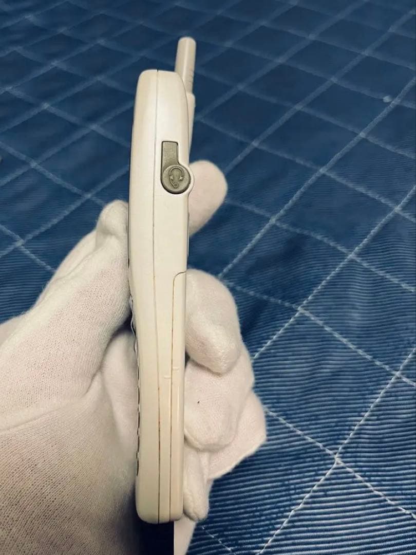 SHARP J-PHONE SH04 ホワイト 携帯電話本体　メルカリ便発送