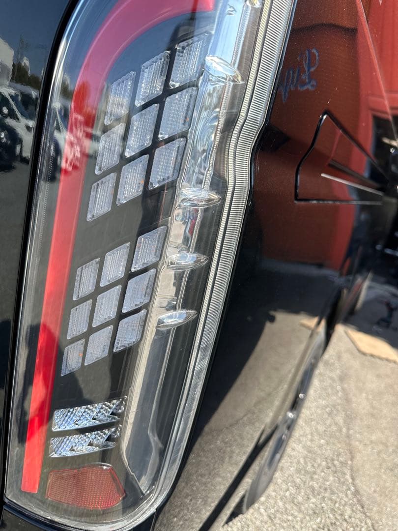 ハイエースLEDテールレンズ