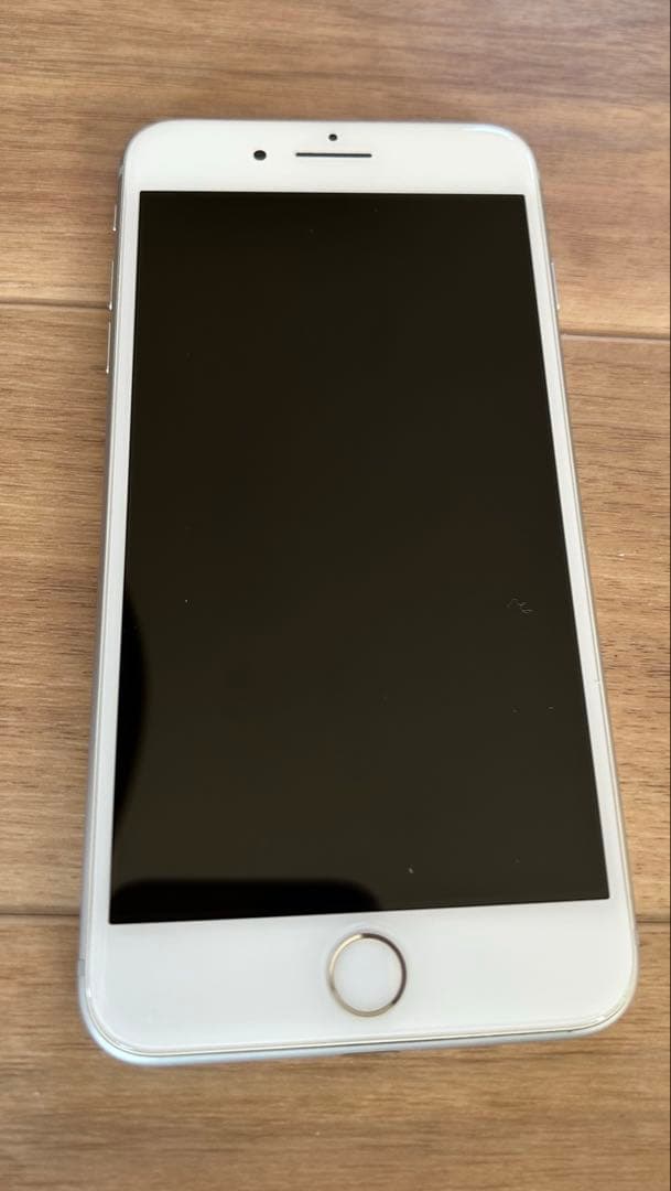 Apple iPhone 8 Plus シルバー本体