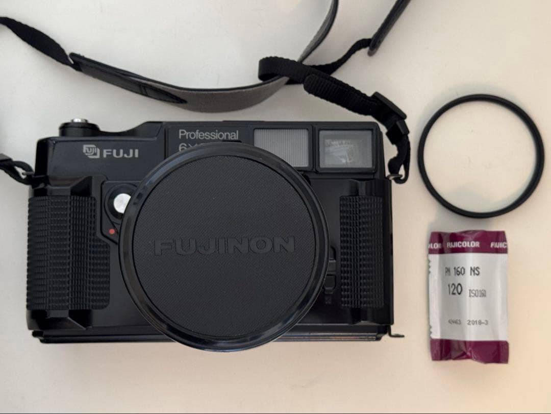 FUJI フジ GW690II 中判フィルムカメラ【おまけフィルム付】